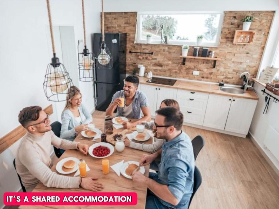 *Rf9Bc* For Your Most Relaxed & Cosy Stay + Free Parking + Free Fast Wifi * Leeds  Exterior photo