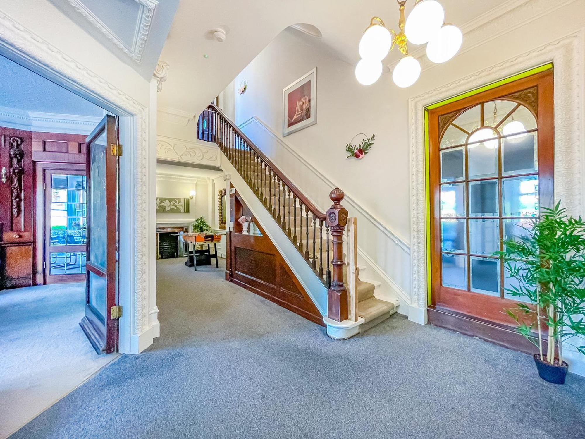 *Rf9Bc* For Your Most Relaxed & Cosy Stay + Free Parking + Free Fast Wifi * Leeds  Exterior photo