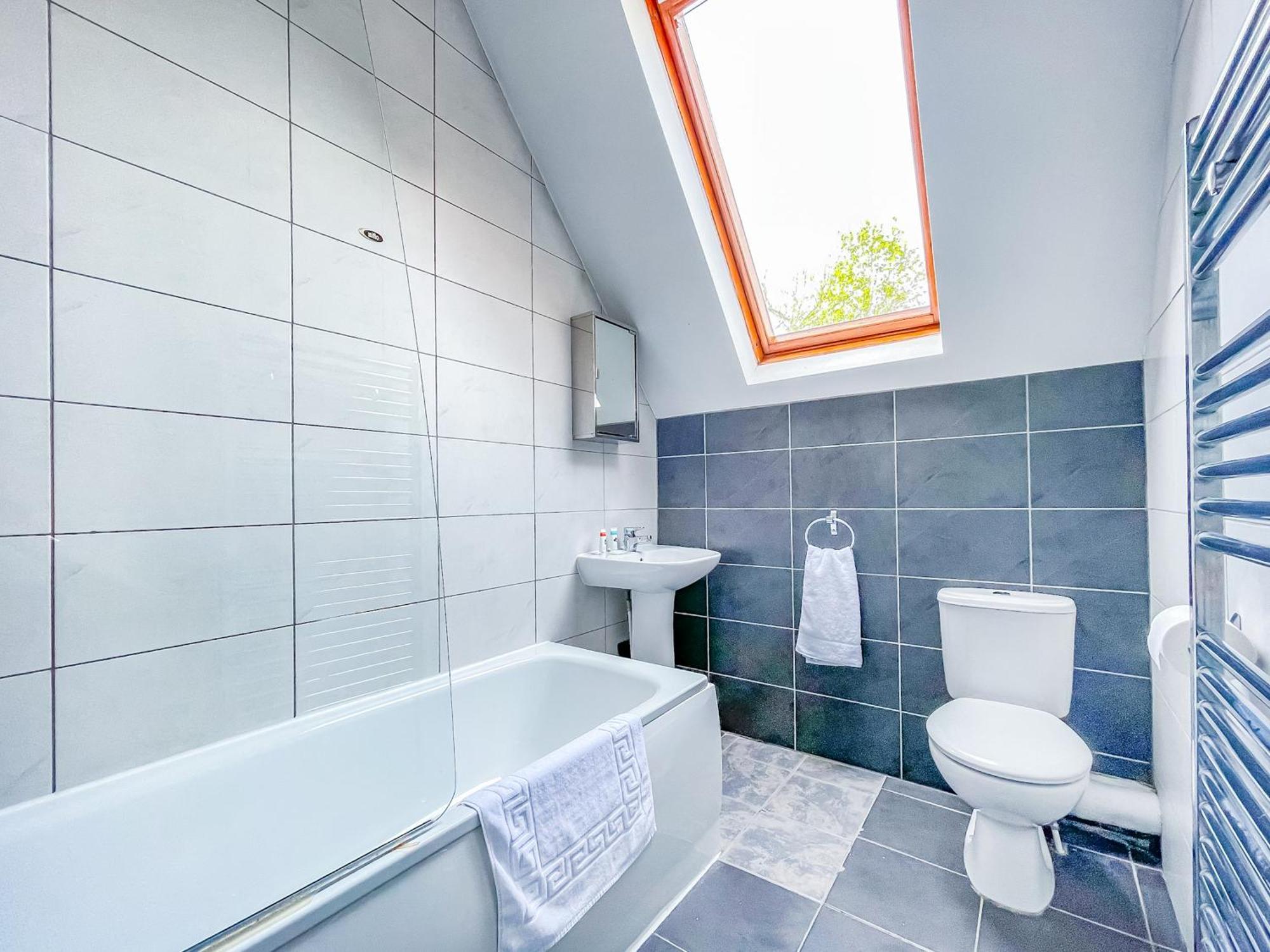 *Rf9Bc* For Your Most Relaxed & Cosy Stay + Free Parking + Free Fast Wifi * Leeds  Exterior photo